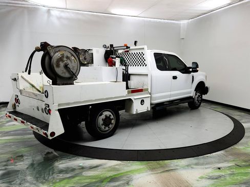 Used 2018 Ford F350 XL AWD/4WD image 5