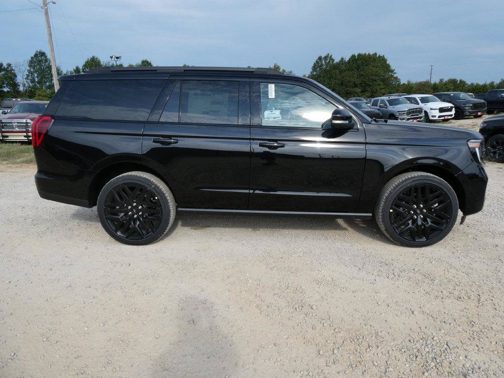New 2027 Ford Expedition Platinum w/ Stealth Performance Package AWD/4WD image 4