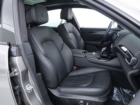 Certified 2022 Maserati Levante GT AWD/4WD image 13