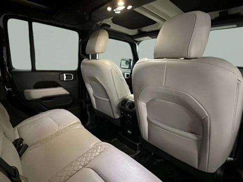 Used 2021 Jeep Wrangler Unlimited Sahara image 17