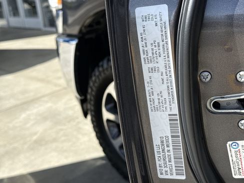 Used 2022 RAM 2500 Big Horn w/ Cold Weather Group image 31