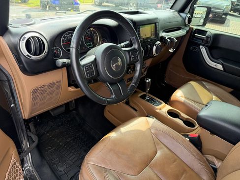 Used 2017 Jeep Wrangler Unlimited Sahara w/ Max Tow Package AWD/4WD image 5