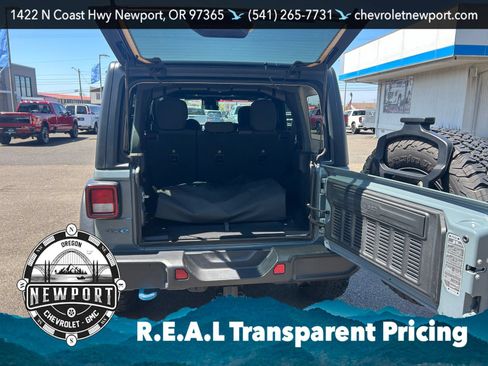 Used 2024 Jeep Wrangler Unlimited AWD/4WD image 39