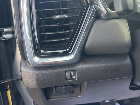 Used 2024 GMC Canyon Elevation w/ Convenience Package image 15