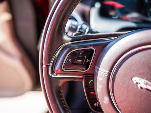 Used 2012 Jaguar XJ image 58