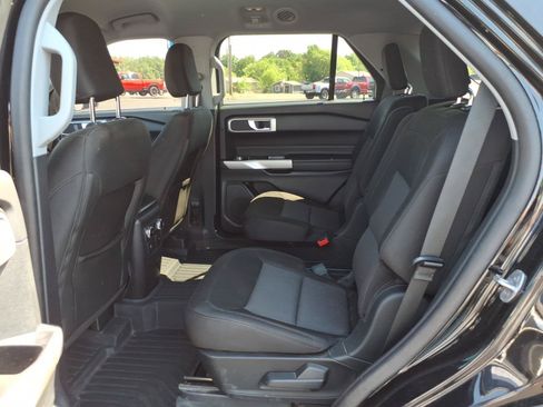 Used 2022 Ford Explorer XLT AWD/4WD image 14