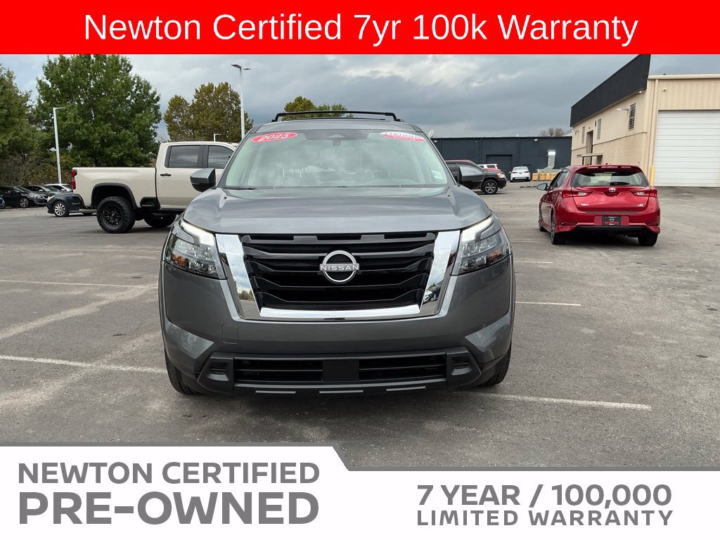 Used 2025 Nissan Pathfinder SV w/ SV Premium Package FWD image 27