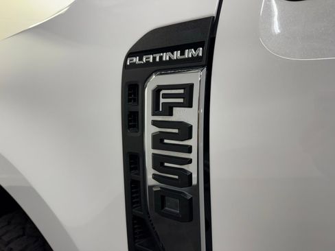 Used 2024 Ford F250 Platinum w/ Tremor Off-Road Package image 9