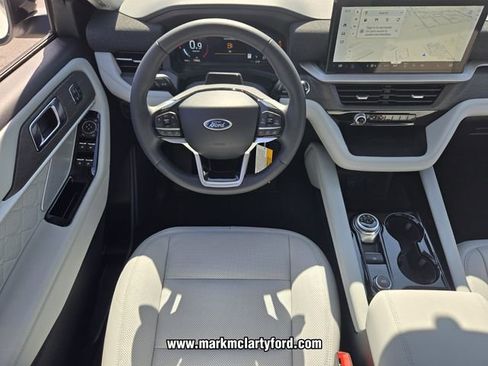 New 2026 Ford Explorer Platinum AWD/4WD image 9