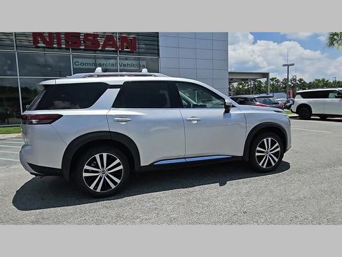 Used 2024 Nissan Pathfinder Platinum w/ Cargo Package FWD image 33