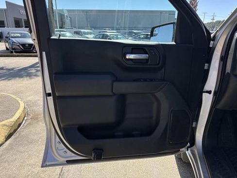 Used 2022 Chevrolet Silverado 1500 Custom image 12