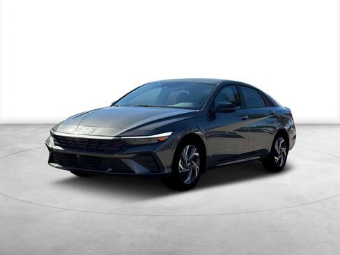 New 2025 Hyundai Elantra SEL image 1