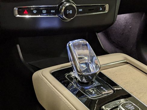 New 2026 Volvo XC90 B6 Plus w/ Protection Package Premier image 22