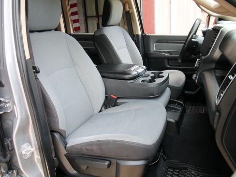 Used 2020 RAM 2500 Big Horn AWD/4WD image 36