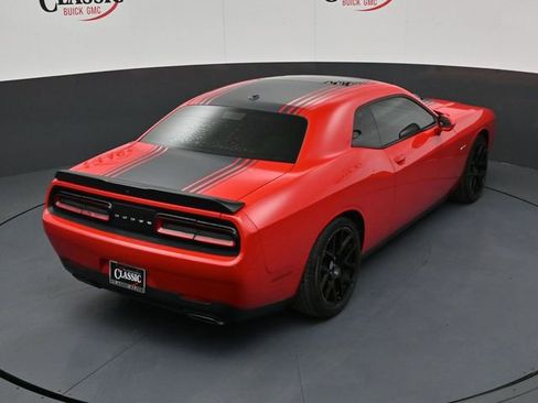 Used 2015 Dodge Challenger R/T image 21