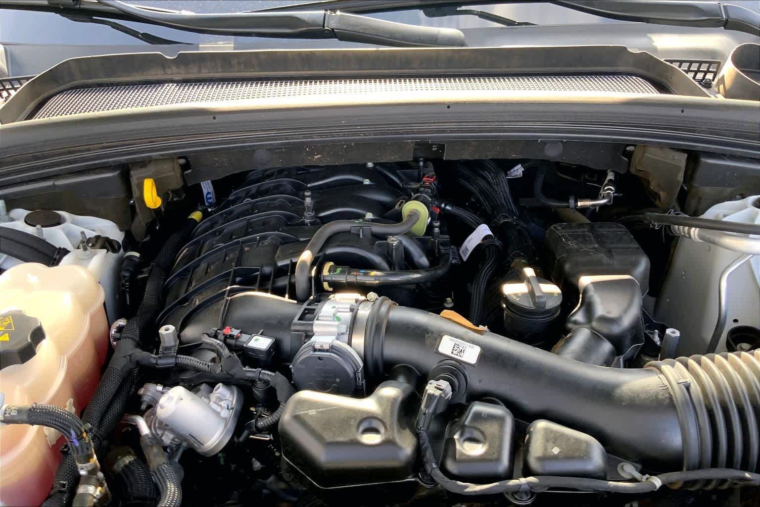 Used 2022 Jeep Grand Cherokee L Limited AWD/4WD image 32
