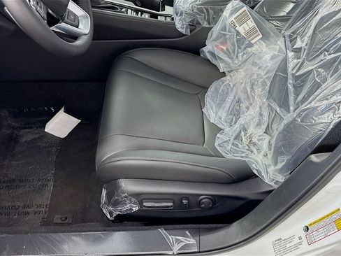 Used 2023 Honda Accord Touring image 12