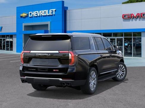 New 2026 GMC Yukon XL Denali w/ LPO, Illumination Package image 4