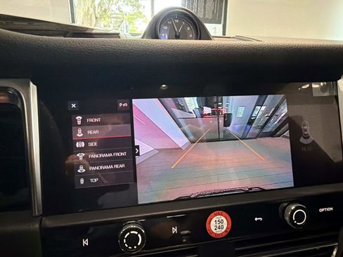 New 2026 Porsche Macan image 23