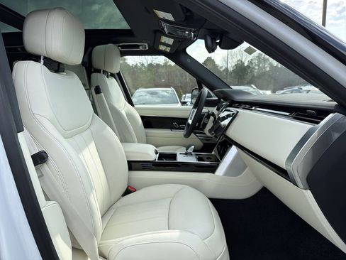 New 2026 Land Rover Range Rover SE image 17