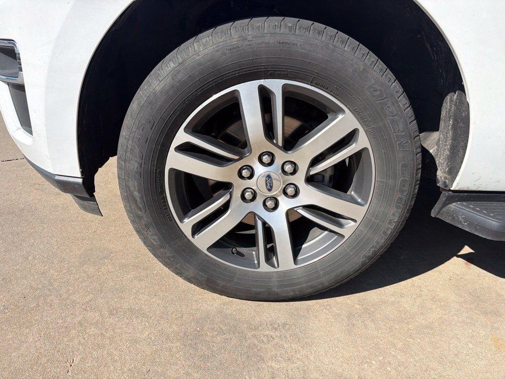 Used 2024 Ford Expedition Limited AWD/4WD image 10
