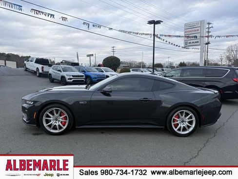 Used 2024 Ford Mustang GT Premium image 7