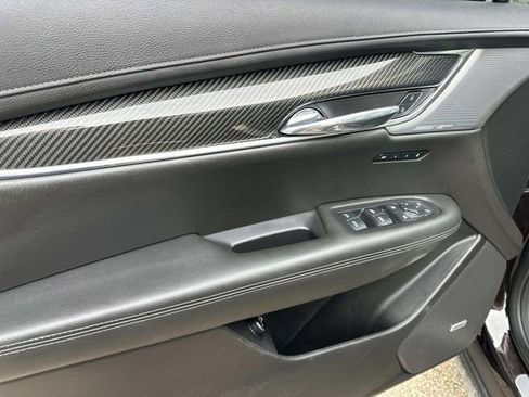 Used 2021 Cadillac XT6 Sport AWD/4WD image 16