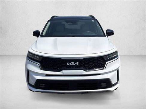 Used 2022 Kia Sorento EX w/ Panoramic Sunroof Package FWD image 2