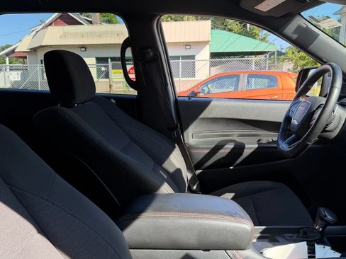 Used 2025 Dodge Durango GT RWD image 19