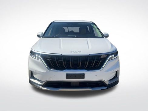 Used 2022 Kia Carnival EX FWD image 2