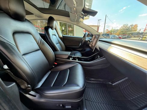 Used 2018 Tesla Model 3 Long Range image 31
