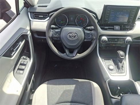 Used 2022 Toyota RAV4 XLE image 11