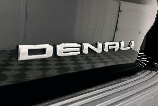 Used 2022 GMC Yukon Denali AWD/4WD image 9