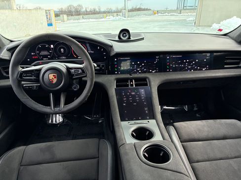 Used 2023 Porsche Taycan GTS image 16