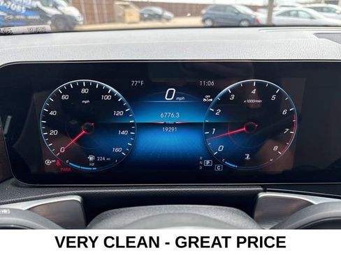 Used 2023 Mercedes-Benz GLB 250 4MATIC w/ Premium Package image 6
