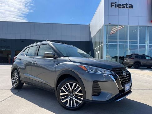 Certified 2024 Nissan Kicks SV w/ Exterior Package image 1