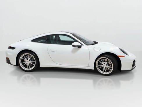 Used 2025 Porsche 911 Carrera RWD image 6