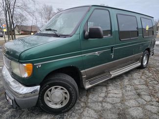 Used 2002 Ford E-150 and Econoline 150 image 1