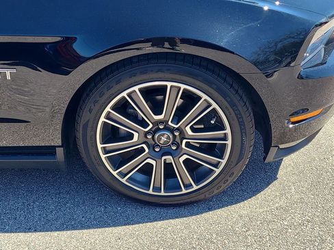 Used 2010 Ford Mustang GT image 13