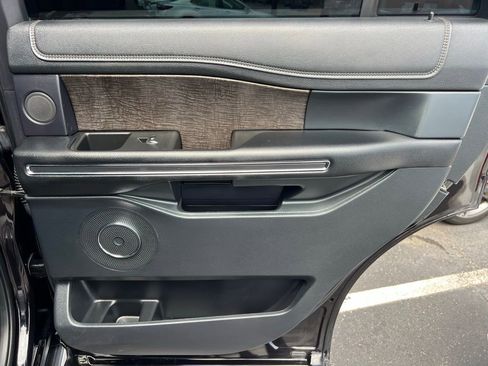 Used 2020 Ford Expedition Limited w/ Special Edition Package image 31