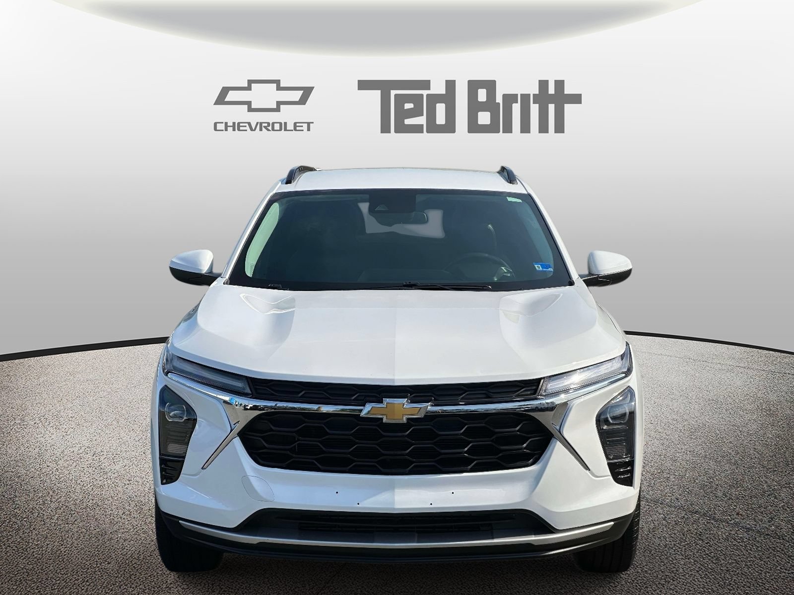 Used 2024 Chevrolet Trax LT w/ Driver Confidence Package FWD image 2