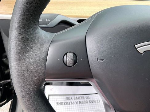 Used 2023 Tesla Model Y Long Range AWD/4WD image 11