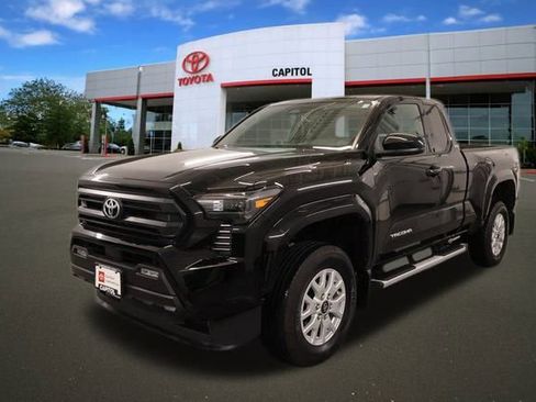 Certified 2025 Toyota Tacoma SR5 image 6