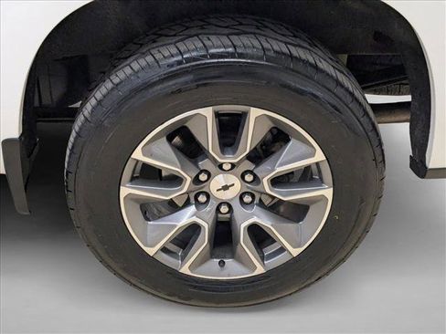 Used 2019 Chevrolet Silverado 1500 RST image 25