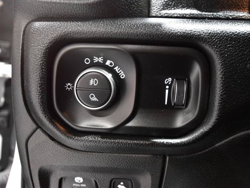Used 2020 RAM 1500 Big Horn AWD/4WD image 18