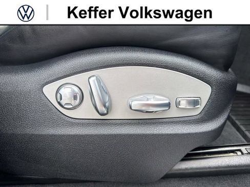 Used 2022 Porsche Macan S AWD/4WD image 36