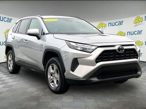 Used 2025 Toyota RAV4 XLE AWD/4WD image 1