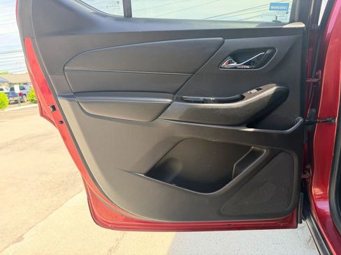 Used 2019 Chevrolet Traverse LT w/ LPO, Floor Liner Package AWD/4WD image 24