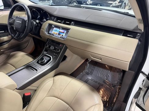 Used 2018 Land Rover Range Rover Evoque SE AWD/4WD image 13