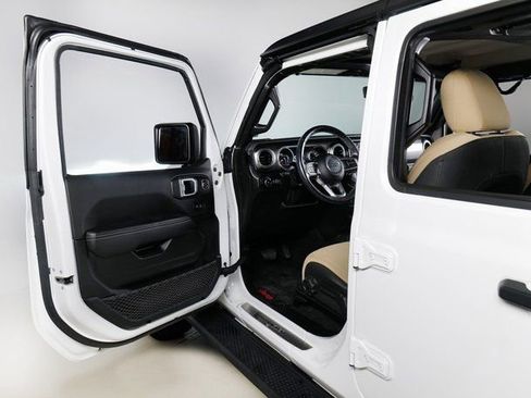 Used 2021 Jeep Wrangler Unlimited Sahara image 21